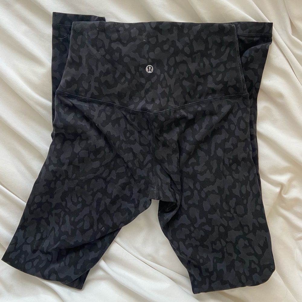 Lululemon Aligns size 4